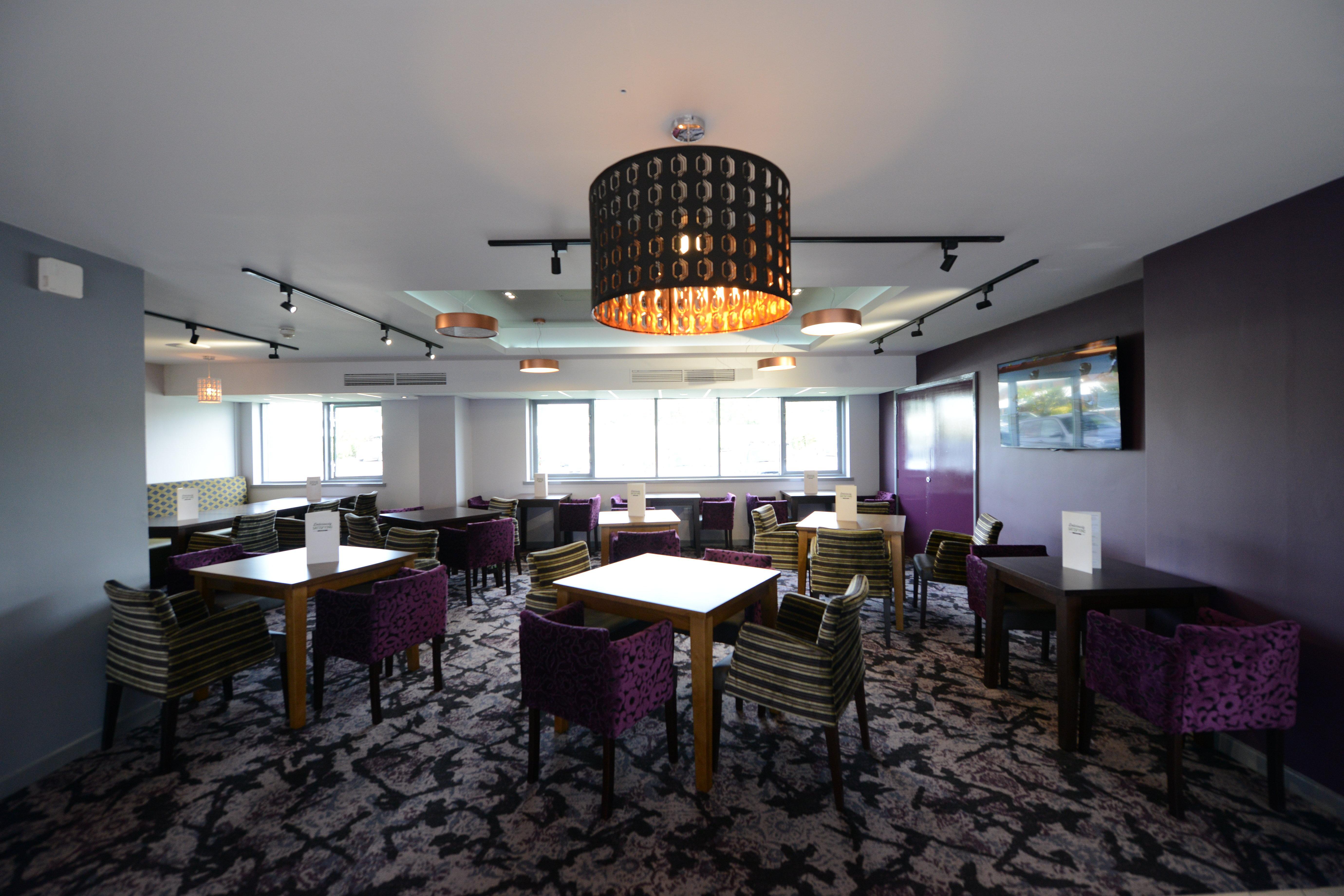 Holiday Inn Wolverhampton - Racecourse By Ihg Eksteriør billede