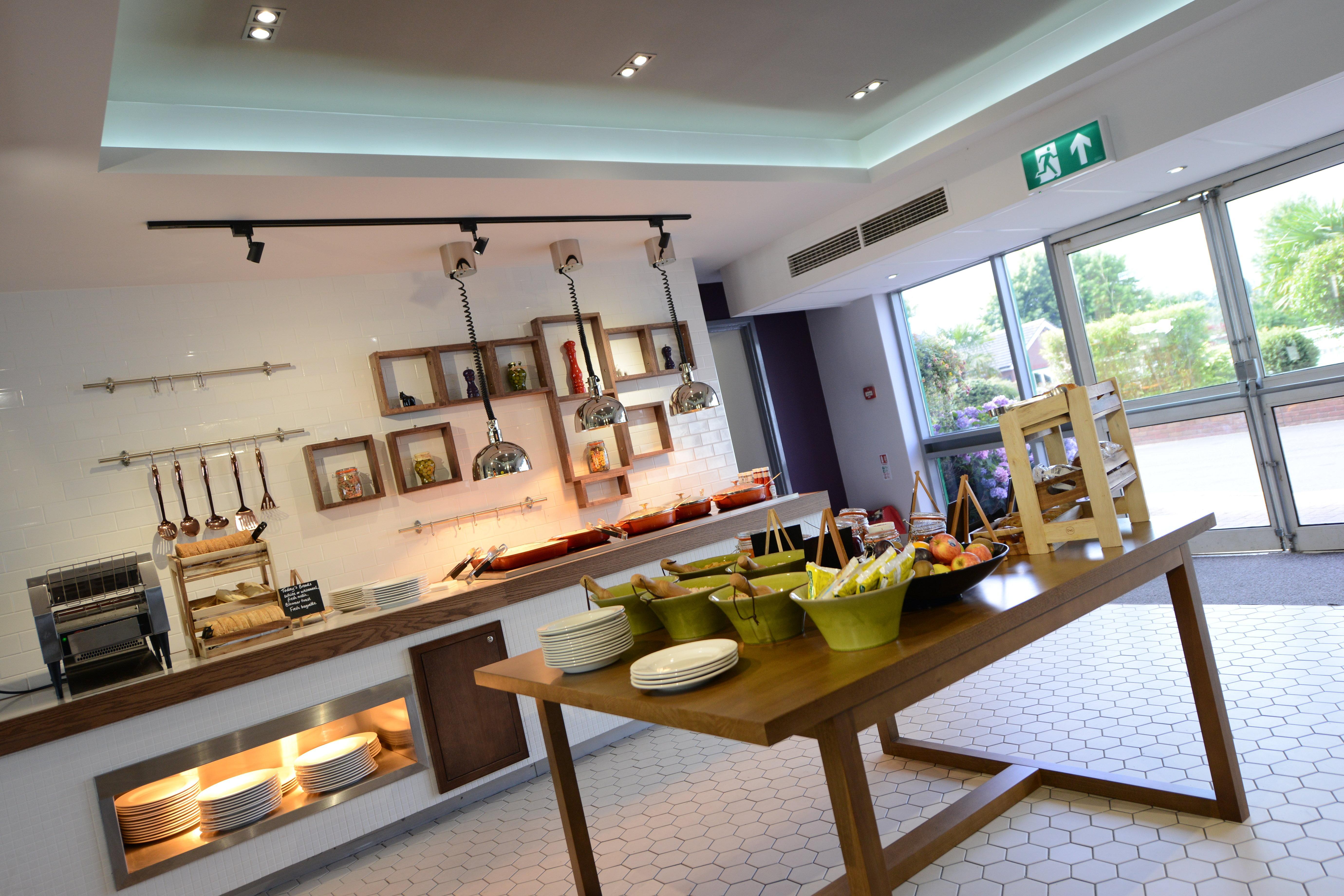 Holiday Inn Wolverhampton - Racecourse By Ihg Eksteriør billede