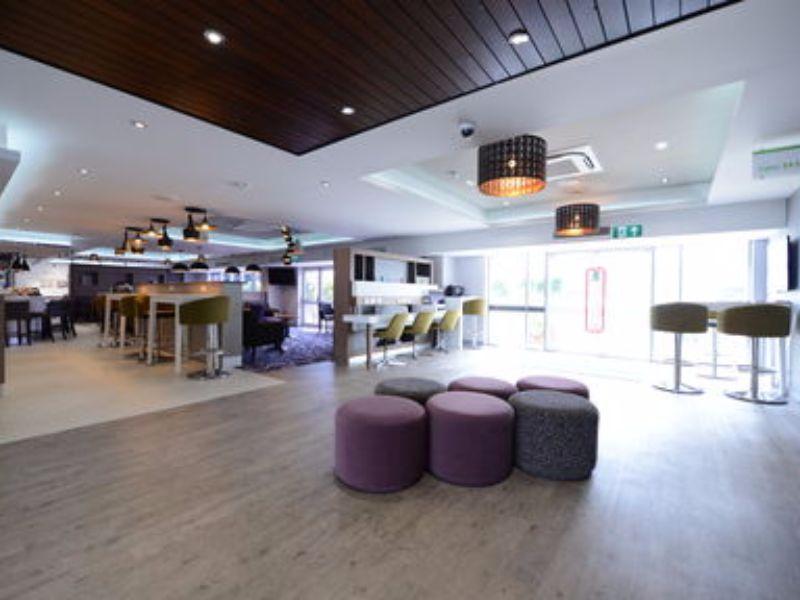 Holiday Inn Wolverhampton - Racecourse By Ihg Eksteriør billede