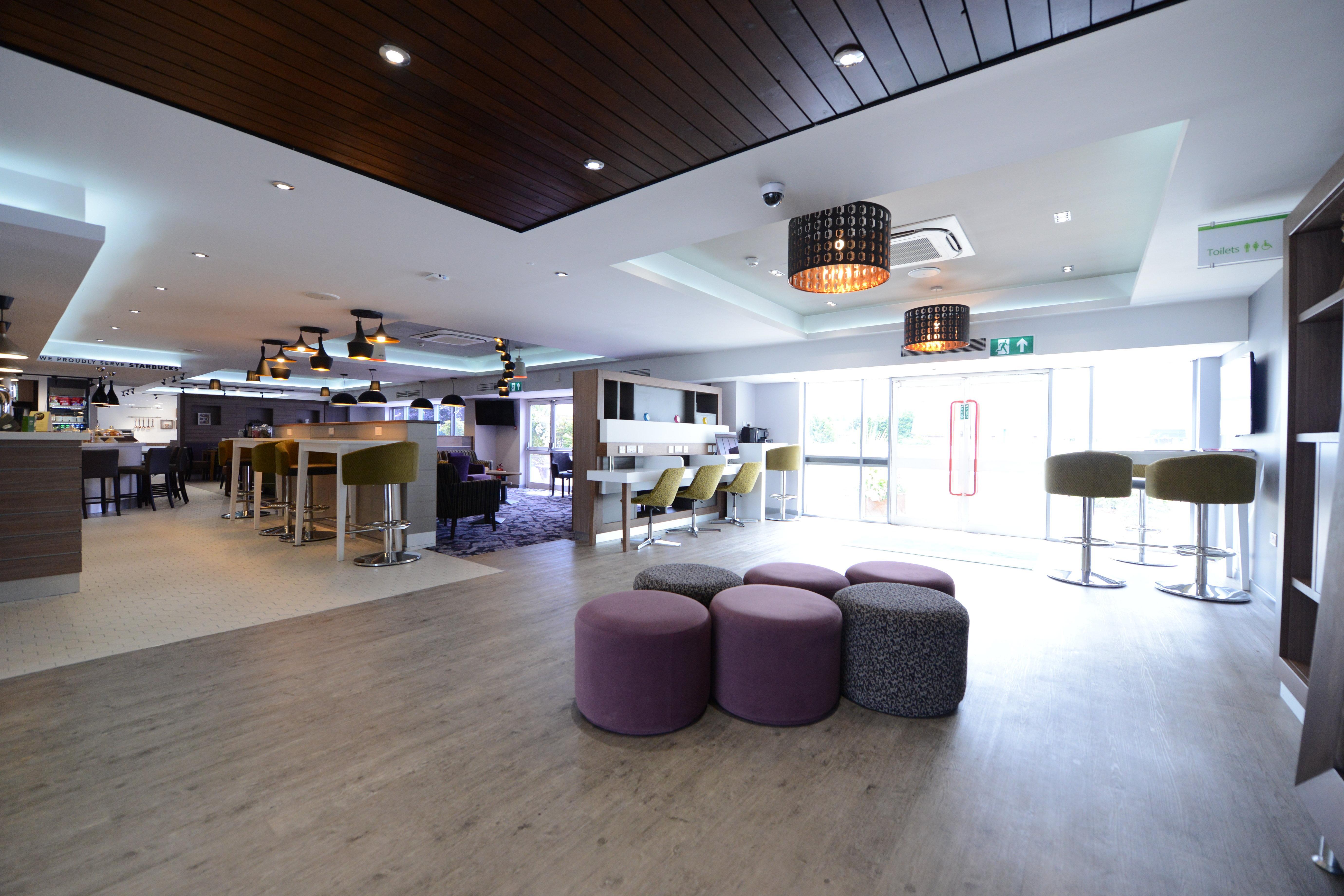 Holiday Inn Wolverhampton - Racecourse By Ihg Eksteriør billede