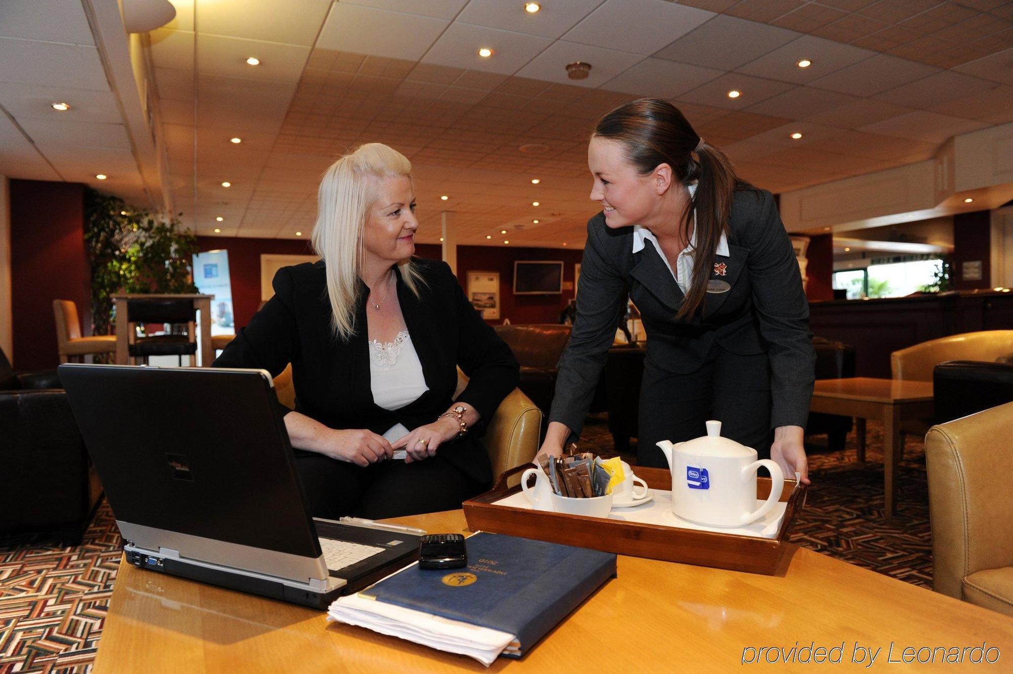 Holiday Inn Wolverhampton - Racecourse By Ihg Eksteriør billede